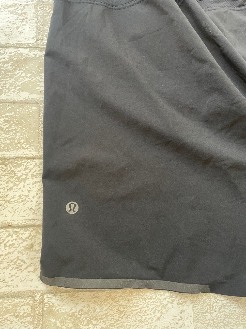 Lululemon black surge shorts xxl - Picture 7 of 8